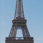 VIDEO: Adventurous Visitors Conquer Rope Bridge Hanging from the Eiffel Tower
