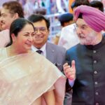 Delhi Chief Minister Discovers Officials Missing During Unannounced Inspection; Government Enhances Punctuality Standards Mandating Biometric Attendance for Senior Officials