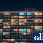 “Exploring the Night: A Review of Dan Richards’ Audiobook ‘Overnight'”