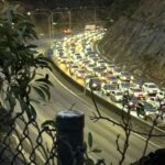 Frustrated commuters stuck in lengthy freeway congestion criticize inadequate signage