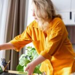 Is it advisable to power down your laptop during your commute?