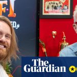 TFI Friday Unplugged Review: Chris Evans Faces Challenges in Reviving the Magic of His Iconic 90s Talk Show